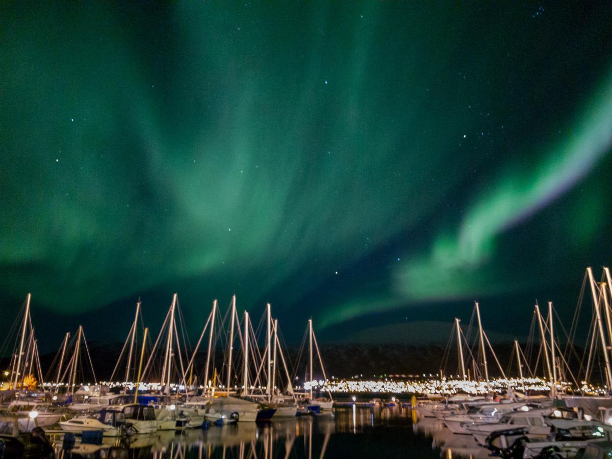 Hotel Norwavey, Sleep In A Boat Krokelvdalen Exterior foto